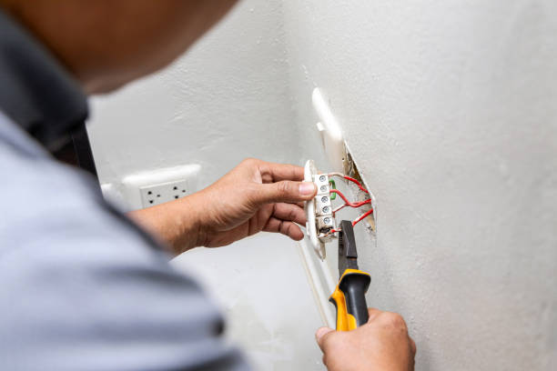 Best Affordable Emergency Electrician  in Fort Pierce South, FL